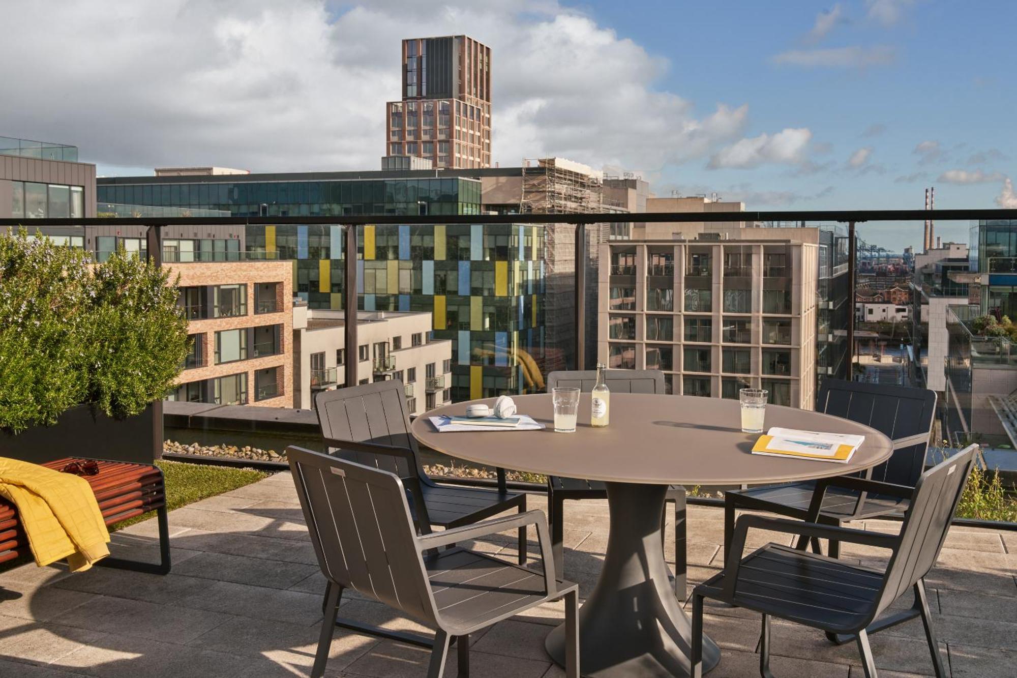 Britain Quay, Sonder Apartments By Marriott Bonvoy Dublin Bagian luar foto